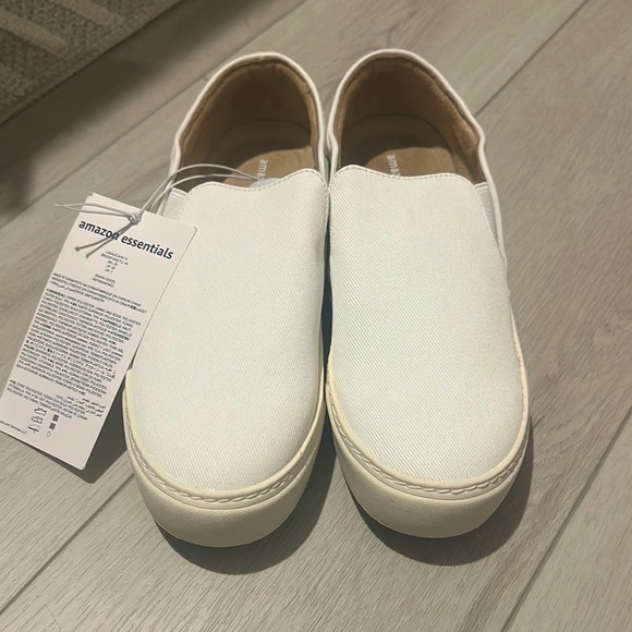 Amazon Essentials Shoes - Amazon Essentials Classic White Slip-Ons